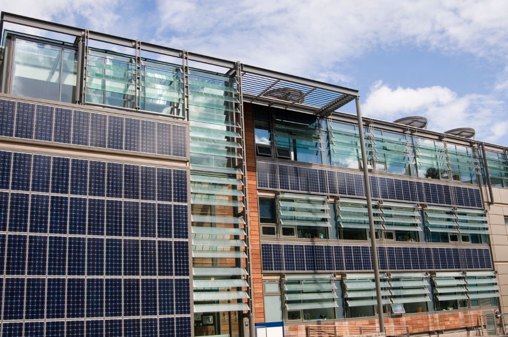 Instalación de paneles solares en el colegio Alazne para autoconsumo compartido