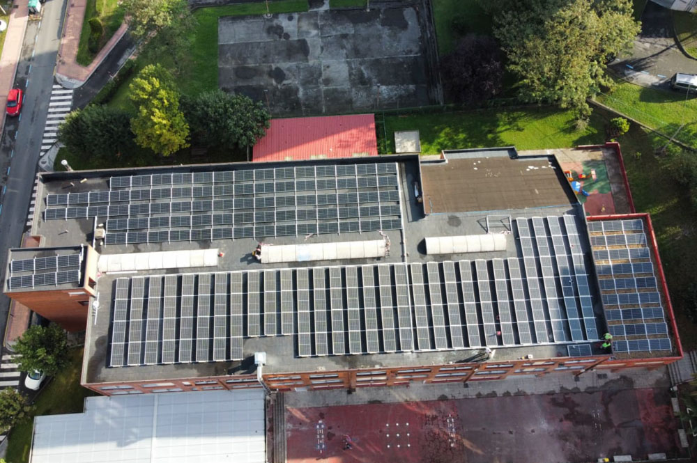 instalación de paneles solares en tejado para Autoconsumo compartido